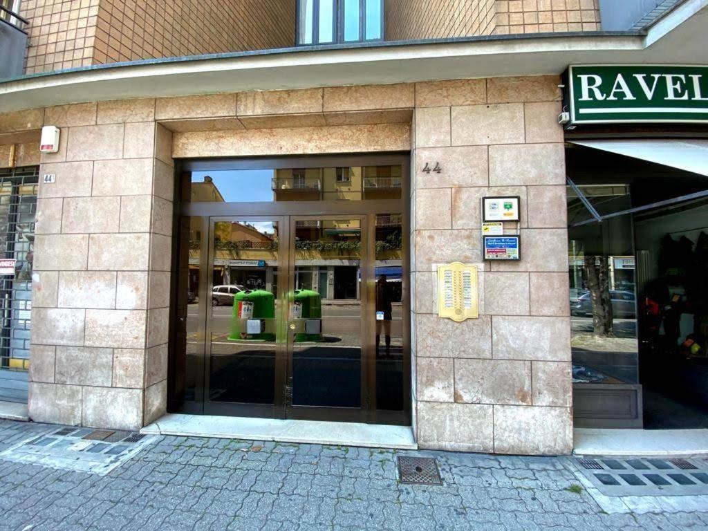Europe Station Rooms Parma Luaran gambar