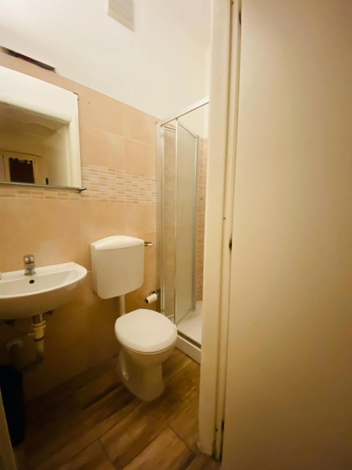 Europe Station Rooms Parma Luaran gambar
